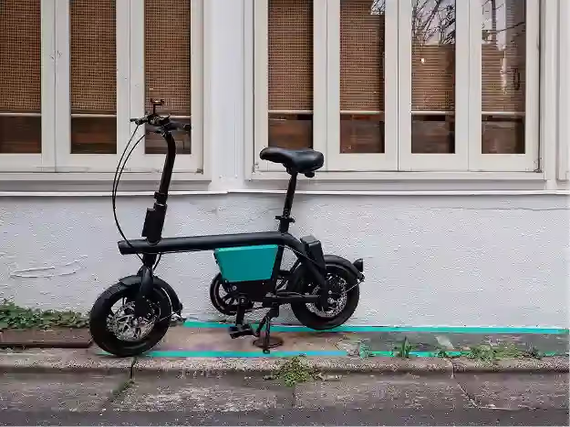 The Real Deal on Folding E-Bikes: Testing 9 Models That Actually Matter Description: This comprehensive article chronicles Toyota's evolution from hybrid pioneer to electric vehicle powerhouse, featuring an in-depth analysis of the upcoming 2026 C-HR BEV and a compelling first-person argument for why Toyota represents the best choice among electric carmakers based on their unmatched reliability, extensive service network, and decades of electrification expertise. Keywords: foldable electric bike, folding electric bike, fold up electric bike, collapsible electric bike Man, I thought folding electric bikes were stupid. Like, really stupid. Two years ago, when my cycling buddy rolled up on what looked like a Transformer that someone had half-folded and slapped a motor on, I actually laughed out loud. The thing had these tiny wheels, this weird hinge in the middle, and it made him look like he was riding a motorized shopping cart. I couldn't understand why anyone would choose that over a proper e-bike. Fast forward to now, and I'm writing this article on my laptop while my own folding e-bike sits next to my desk at work. Yeah, I became one of those people. And you know what? I don't care if it makes me look ridiculous, because this thing has completely changed how I move around the city. The wake-up call came during a camping trip last summer. Five of us wanted to bring bikes, but nobody's car could fit them without dealing with bike racks, roof mounts, or leaving someone behind. Then Jake shows up with his Lectric XP, and the damn thing folded down small enough to fit in his Civic's trunk alongside a cooler, tent, and sleeping bag. By Sunday, we'd all put 60+ miles on that little beast through forest roads, and I was already browsing folding e-bike reviews on my phone. That's when it hit me—these bikes aren't trying to be the fastest or prettiest things on two wheels. They're trying to solve the annoying parts of bike ownership that nobody talks about. And holy shit, do they ever solve them. Why Americans Are Finally Coming Around Europeans have been riding folding bikes forever because their cities force them to. Shoebox apartments, packed trains, medieval streets that barely fit a bicycle—compact transport isn't a luxury there, it's survival. Meanwhile, we Americans have been spoiled with garages, pickup trucks, and suburban sprawl that makes cramming a bike into small spaces seem unnecessary. But things are changing fast. RV sales went through the roof during COVID, and good luck mounting a bike rack on a 40-foot motorhome without scraping every drive-through you encounter. Urban housing keeps shrinking while prices keep climbing. More people are mixing bikes with public transit for their commute. And honestly, we're all getting sick of wrestling with bike racks every damn time we want to take our bikes somewhere fun. I've met retirees who fit three folding e-bikes in their RV where they used to struggle with one regular bike. City dwellers who finally own a decent bike without turning their studio into a bike storage facility. Even suburban parents who can throw bikes in the minivan for kids' activities without the roof rack drama. The tech finally caught up too. Five years ago, most folding e-bikes were either underpowered toys or heavy, unreliable messes. Today's models pack real power, decent range, and surprisingly solid build quality into frames that actually fold properly. Many have features that put full-size bikes to shame: fat tires, suspension, cargo racks, and motors that laugh at hills. How I Actually Test These Things Testing folding e-bikes isn't like reviewing regular bikes. Sure, speed and range matter, but there's this whole other layer of practical stuff that can make or break the experience. How fast does it fold? How compact does it get? Can you actually carry it without needing a chiropractor? I have this thing I call the 